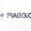 NAKLEJKA PIAGGIO DUŻA SREBRNO-CZARNA 0950 KAT-G