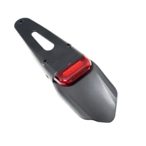BŁOTNIK TYŁ CROSS CZARNY Z LAMPĄ LED OXF-11766 OX